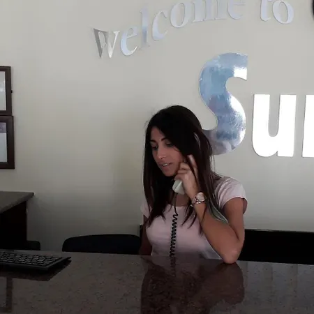 מלון Sun Beach *