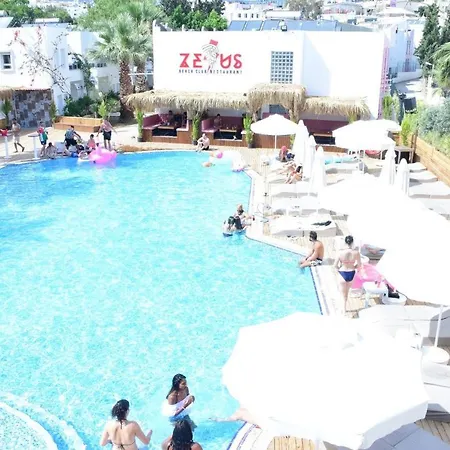 Sun Beach Hotel *